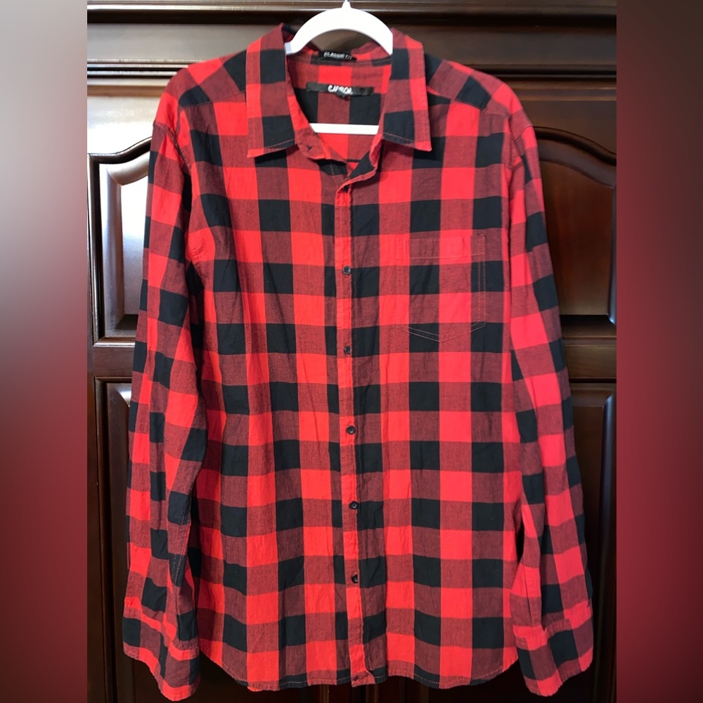 Men’s Carbon red plaid‎ button up shirt